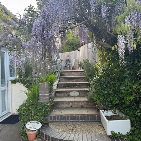 Rosemary House Brs Airport Accommodation Winford Εξωτερικό φωτογραφία