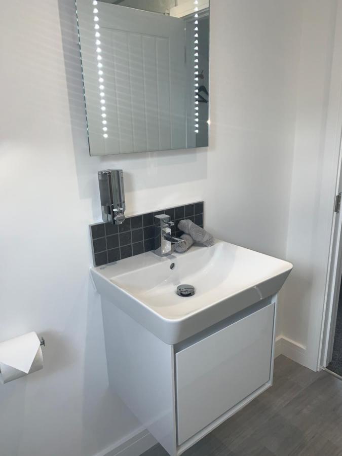 Rosemary House Brs Airport Accommodation Winford Εξωτερικό φωτογραφία